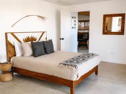LVL - Lakeview Lodge - Image 3