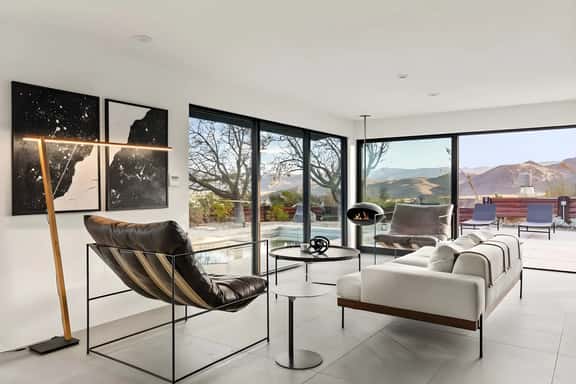 OYX - The Onyx House - Image 1